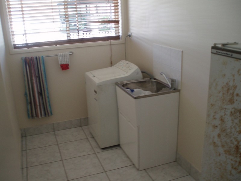 24 Limpus Avenue, Keppel Sands QLD 4702
