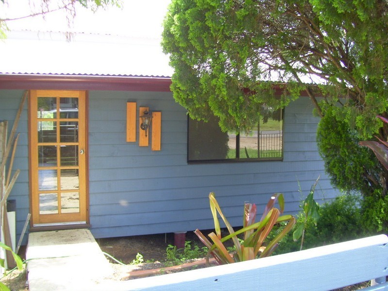 17 Grey Street, Mount Morgan QLD 4714
