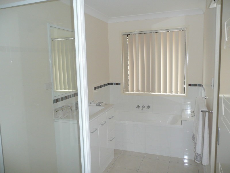 11 Limerick Lane, Mount Morgan QLD 4714