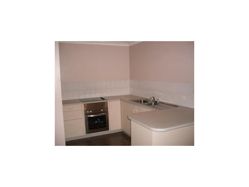 15 Poole Street, Kawana QLD 4701
