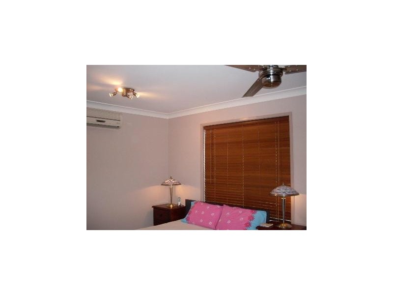 15 Poole Street, Kawana QLD 4701