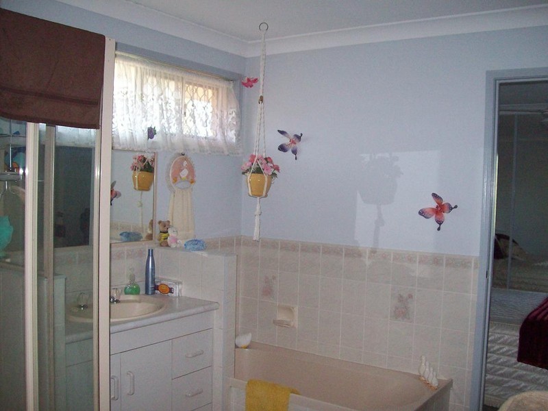 34 Deakin Close, Gracemere QLD 4702