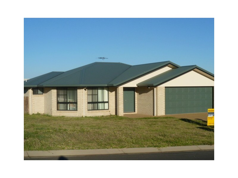 8 Broadhurst Drive, Gracemere QLD 4702