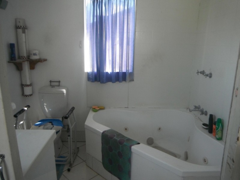 42 James Street, Mount Morgan QLD 4714