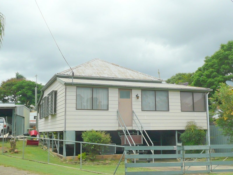 6 Bridge Street, Mount Morgan QLD 4714