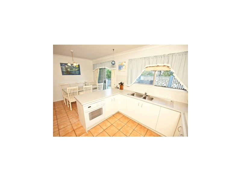 6 Macaulay Street, Kawana QLD 4701