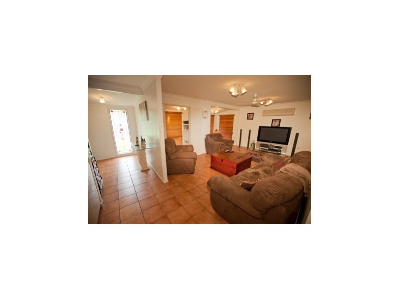 6 Macaulay Street, Kawana QLD 4701