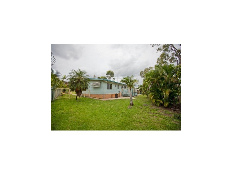 6 Macaulay Street, Kawana QLD 4701