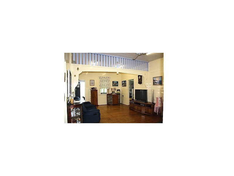 11 Davis Street, Mount Morgan QLD 4714