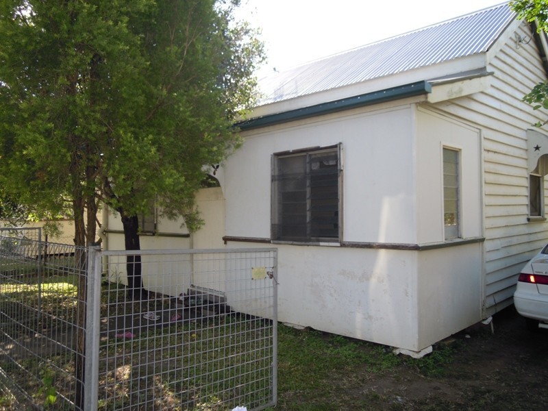 10a Mackay St, Lakes Creek QLD 4701