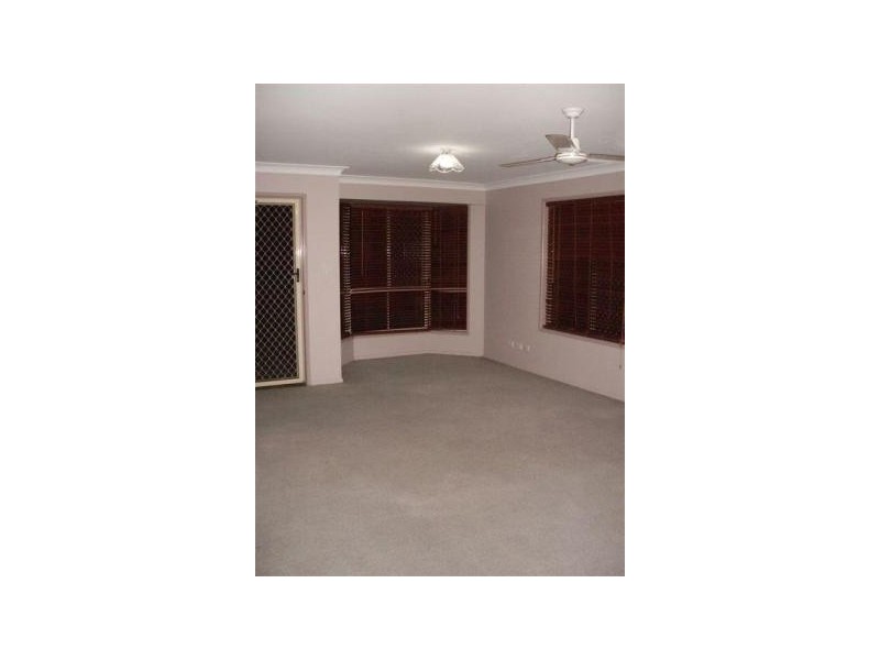 15 Poole Street, Kawana QLD 4701
