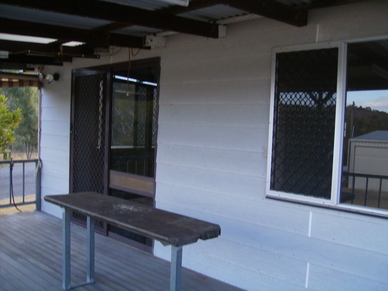 4 Queen, Mount Morgan QLD 4714