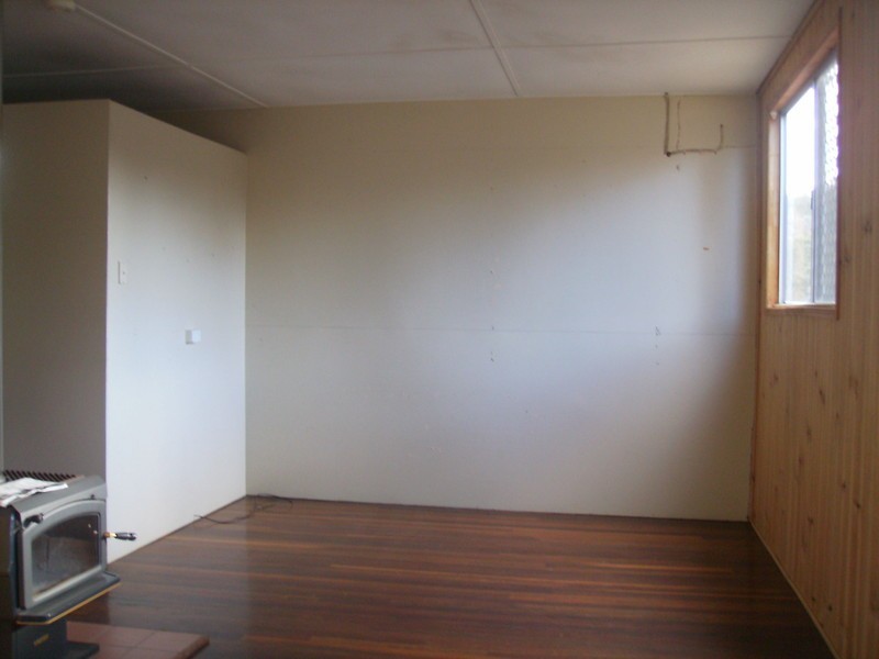 4 Queen, Mount Morgan QLD 4714