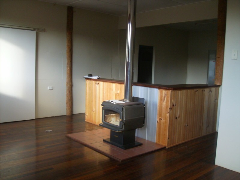 4 Queen, Mount Morgan QLD 4714