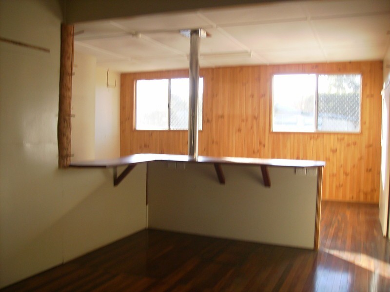 4 Queen, Mount Morgan QLD 4714