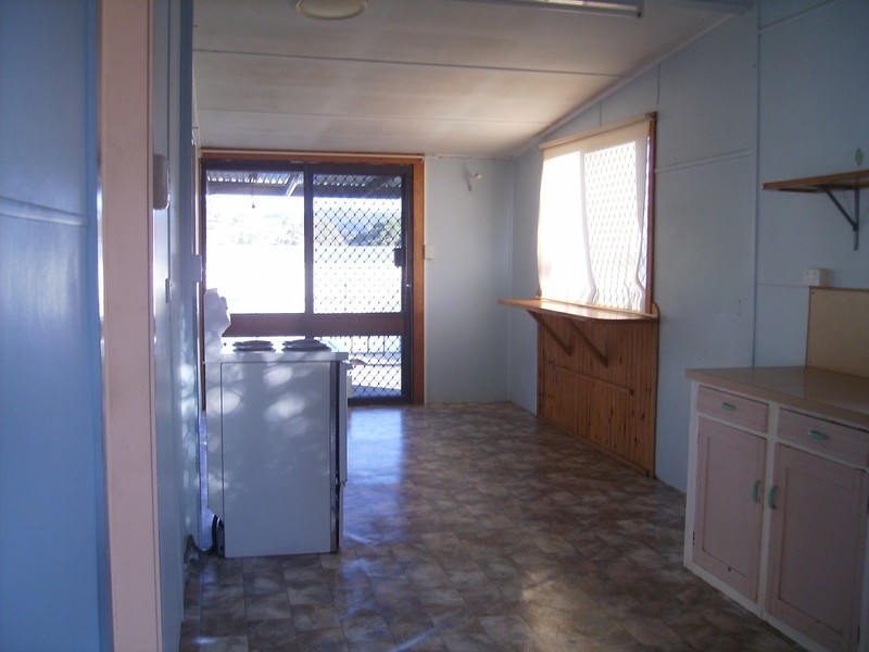 4 Queen, Mount Morgan QLD 4714