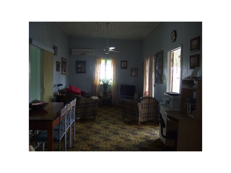 23 East Street Extended, Mount Morgan QLD 4714