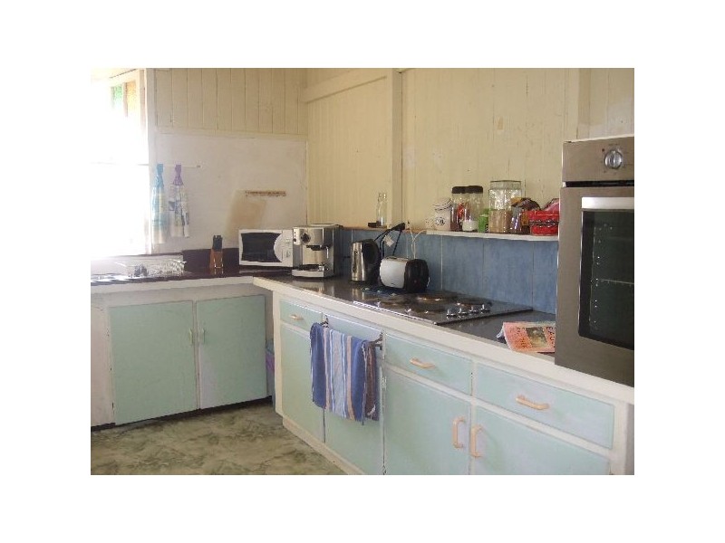 23 East Street Extended, Mount Morgan QLD 4714