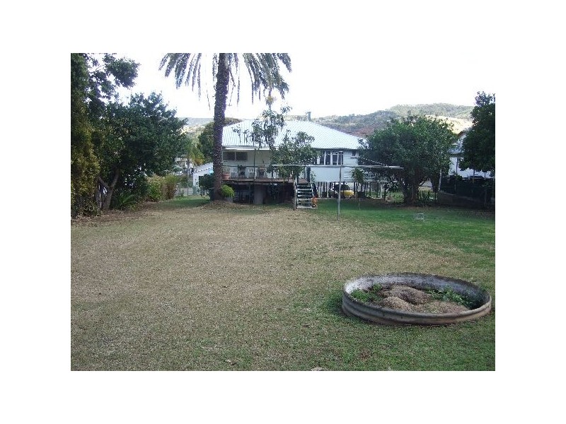 23 East Street Extended, Mount Morgan QLD 4714