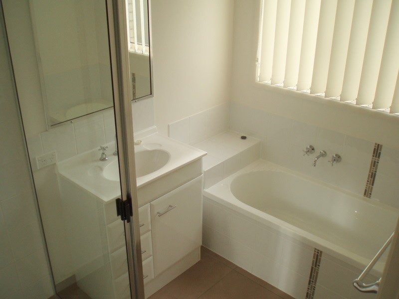 4 Doongarra Crescent, Gracemere QLD 4702