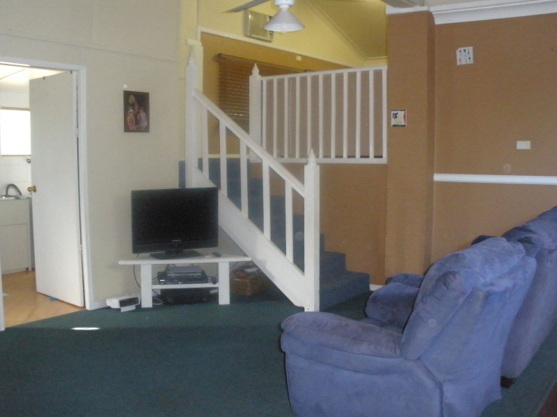 69 East Street Extended, Mount Morgan QLD 4714