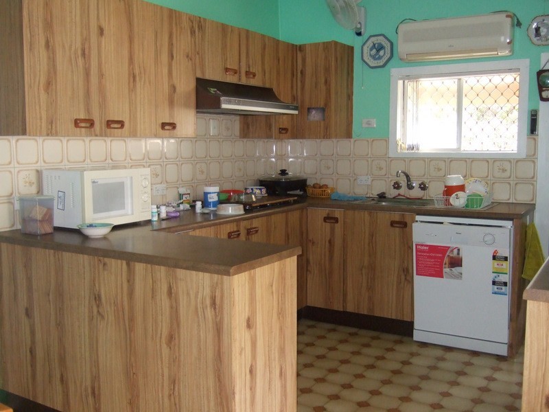 2 Henry Street, Mount Morgan QLD 4714