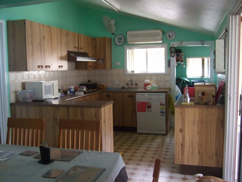 2 Henry Street, Mount Morgan QLD 4714