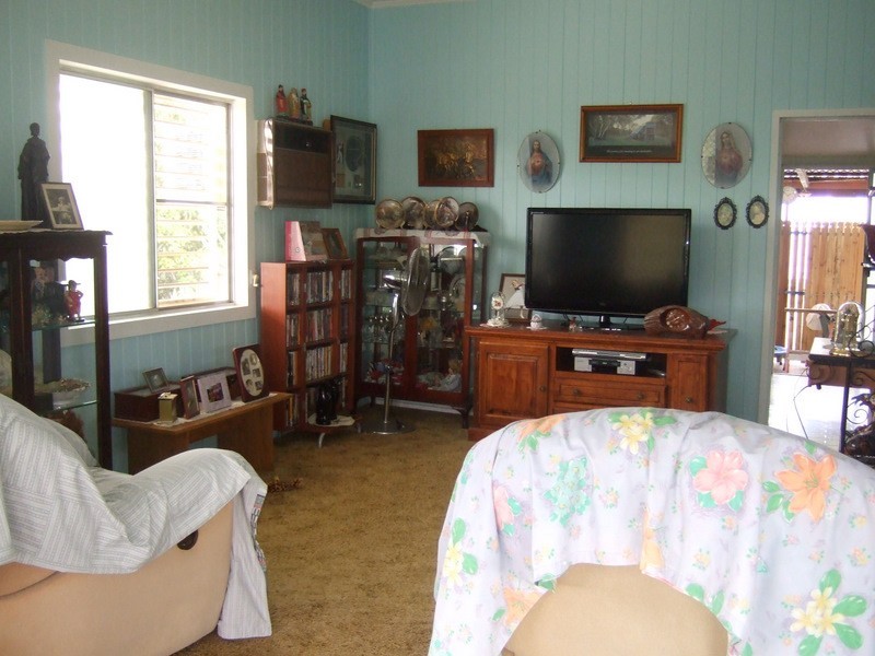 2 Henry Street, Mount Morgan QLD 4714