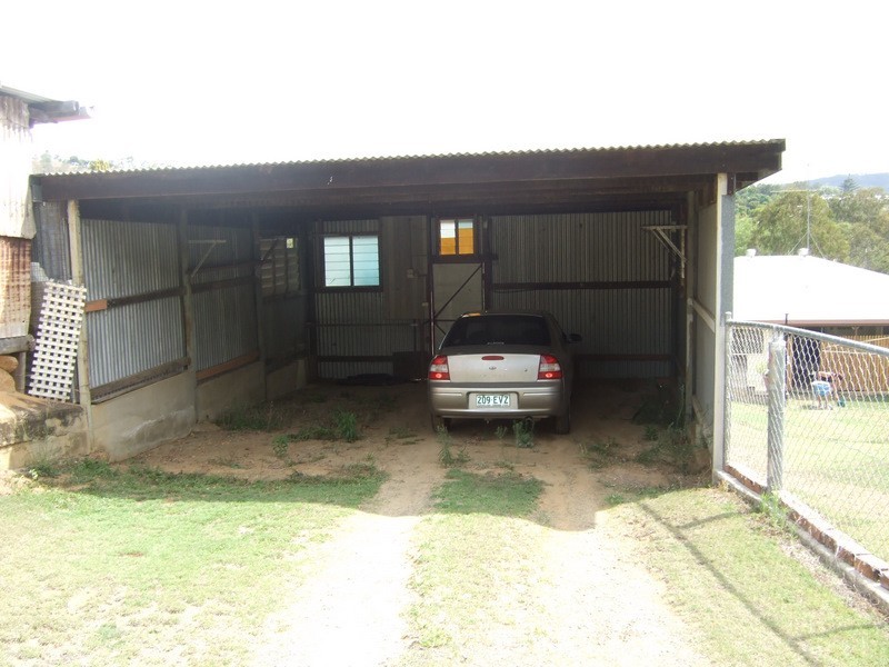 2 Henry Street, Mount Morgan QLD 4714