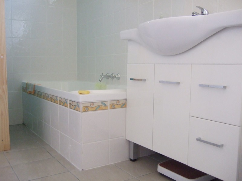 2 Henry Street, Mount Morgan QLD 4714