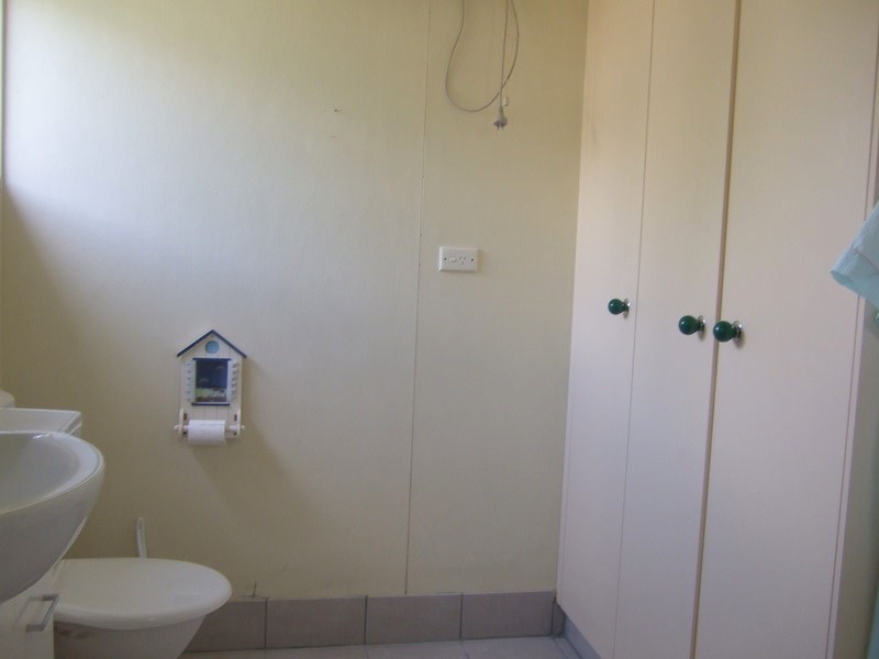 2 Henry Street, Mount Morgan QLD 4714