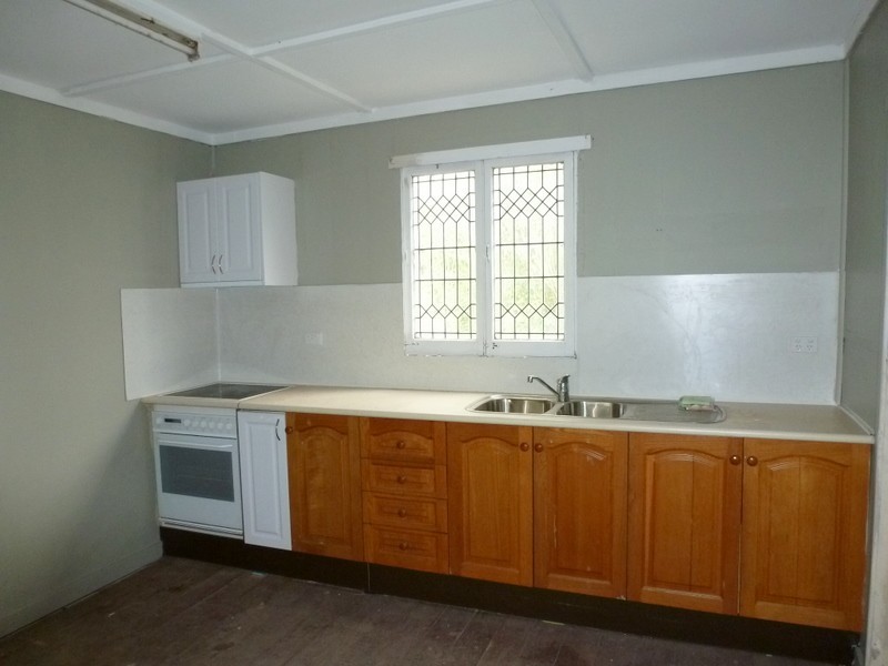 15 Byrnes Parade, Mount Morgan QLD 4714