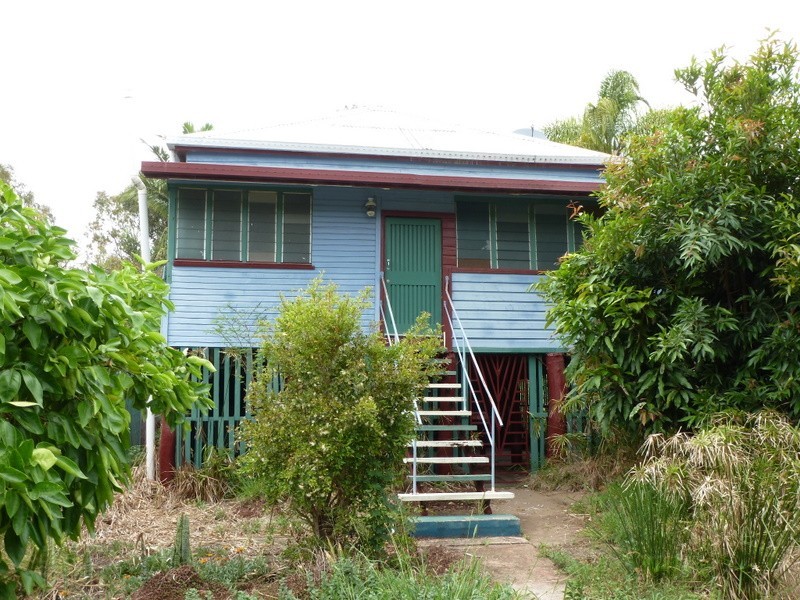 84 Dee Street, Mount Morgan QLD 4714