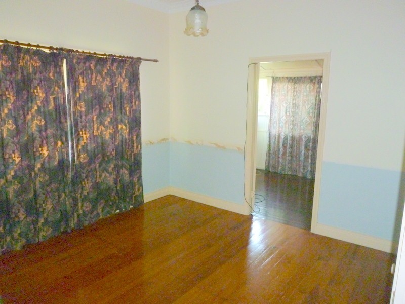 96  Livingstone Street, Berserker QLD 4701