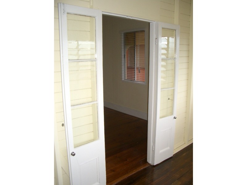 94 East Street, Mount Morgan QLD 4714