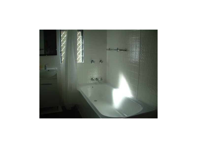 12 East Street Ext, Mount Morgan QLD 4714