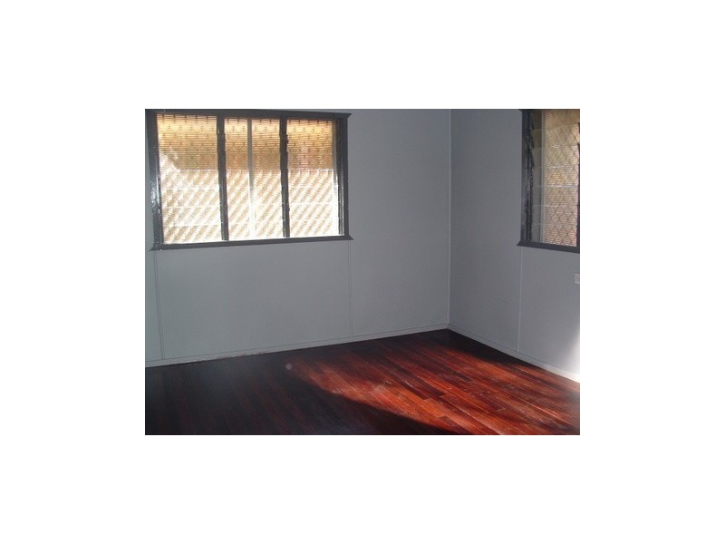 12 East Street Ext, Mount Morgan QLD 4714