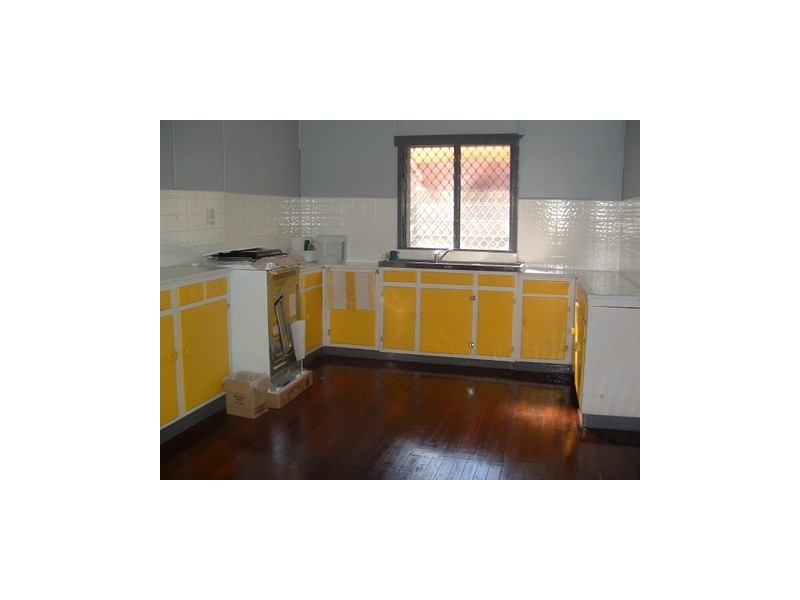 12 East Street Ext, Mount Morgan QLD 4714
