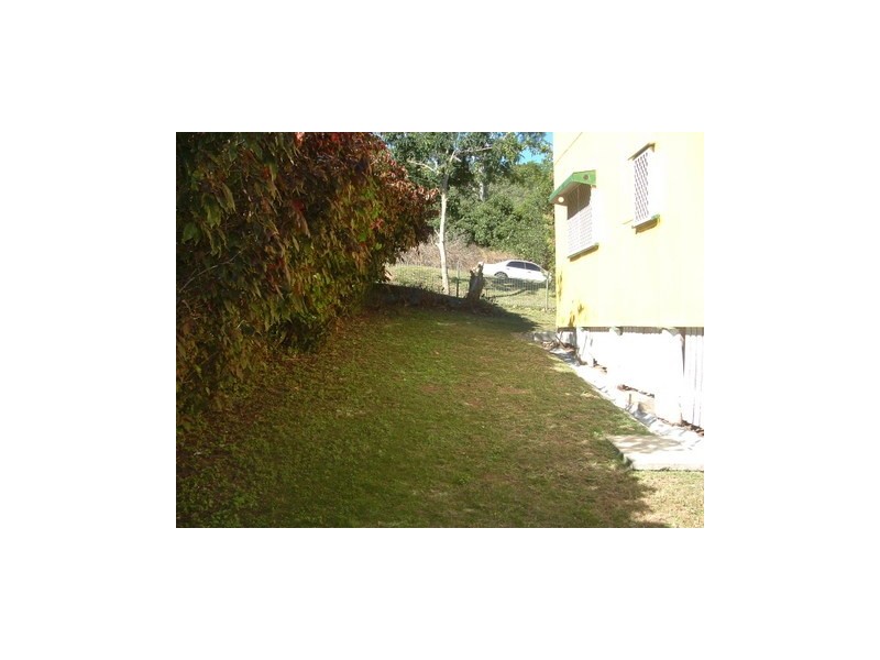 12 East Street Ext, Mount Morgan QLD 4714