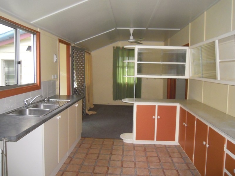72 Charles Street, Berserker QLD 4701