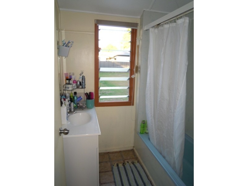 72 Charles Street, Berserker QLD 4701