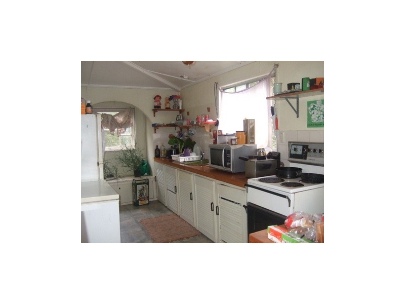 76 Hall Street, Mount Morgan QLD 4714