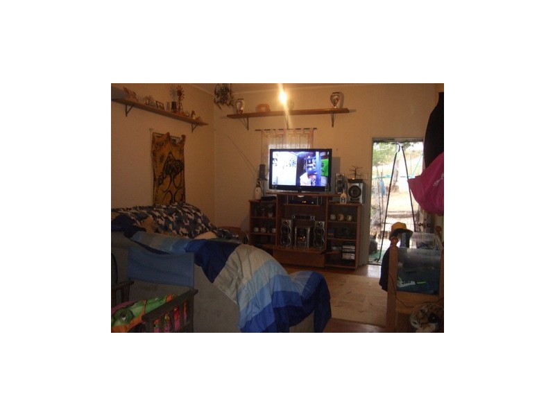 76 Hall Street, Mount Morgan QLD 4714