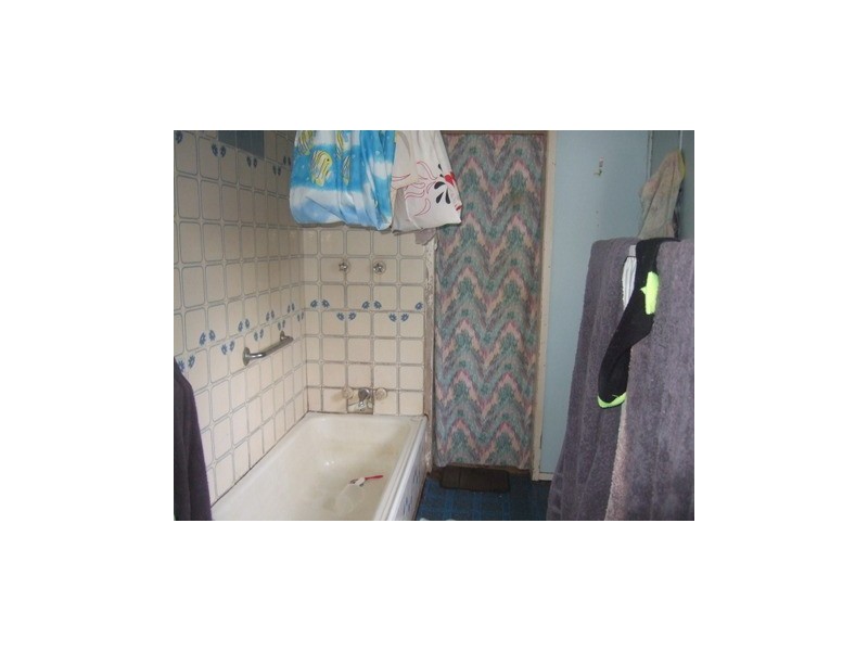 76 Hall Street, Mount Morgan QLD 4714