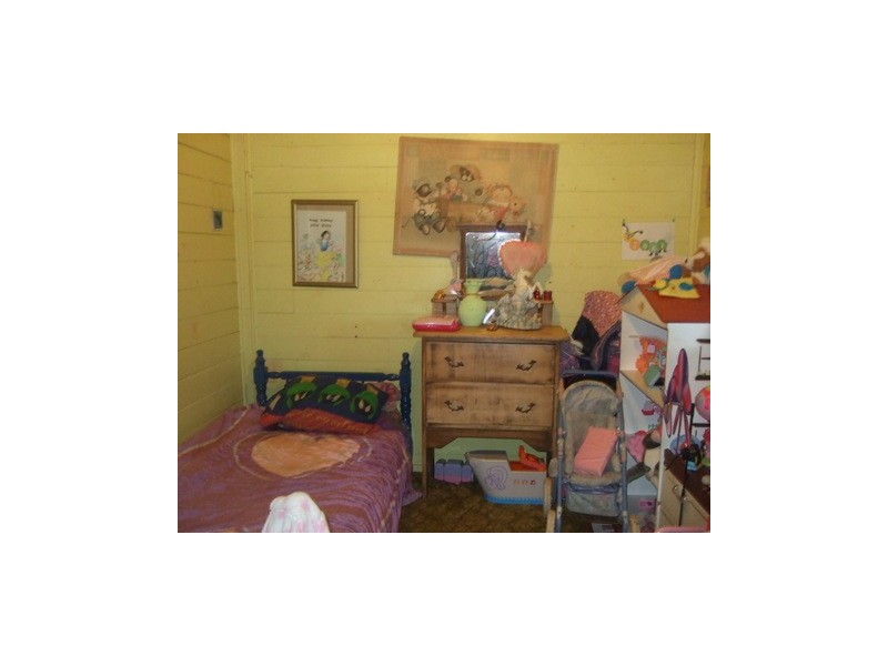 76 Hall Street, Mount Morgan QLD 4714