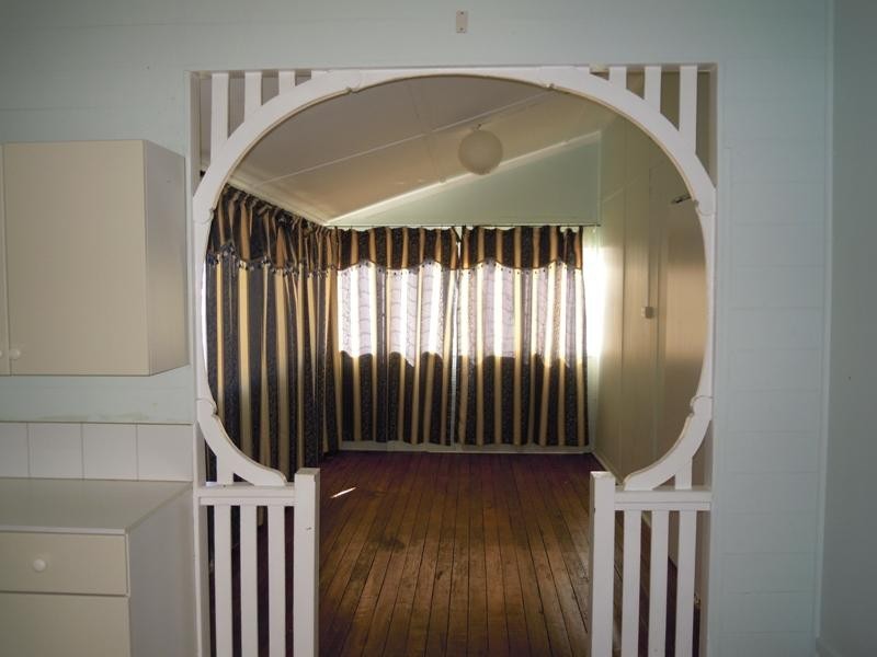 300 Kent Street, Depot Hill QLD 4700