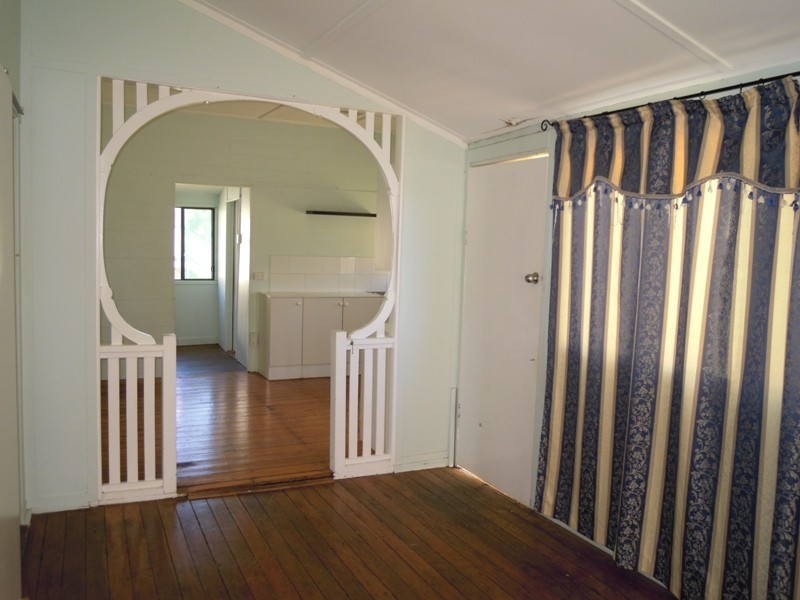 300 Kent Street, Depot Hill QLD 4700