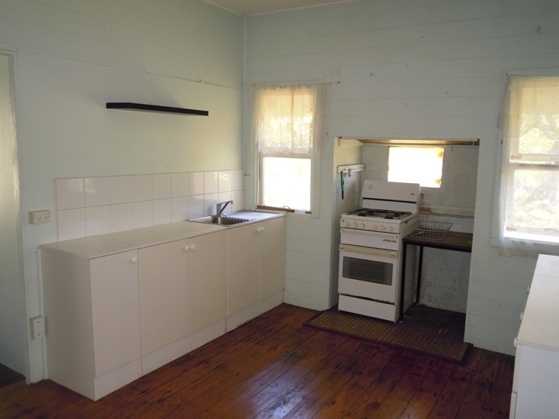 300 Kent Street, Depot Hill QLD 4700