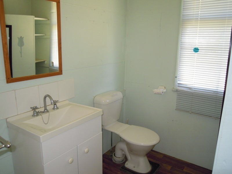 300 Kent Street, Depot Hill QLD 4700