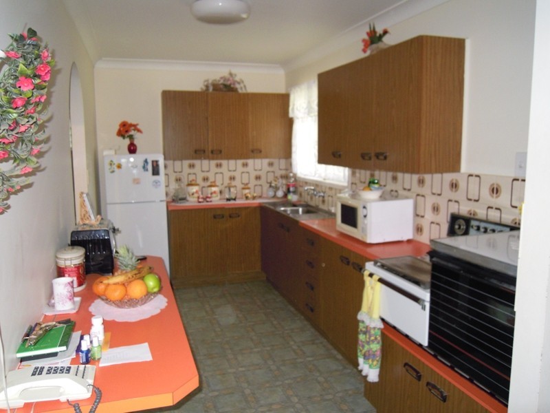 6 Snelling Street, Park Avenue QLD 4701